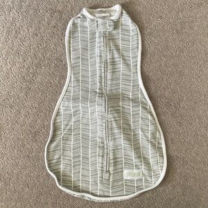 WOOMBIE Original infant sleep sack/swaddle, 0-3M (5-13 lbs).